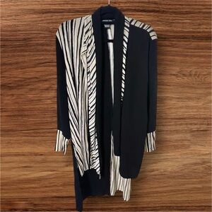 Elegant Open Tunic High-Low Hem Excellent Condition Black/White Size S/P